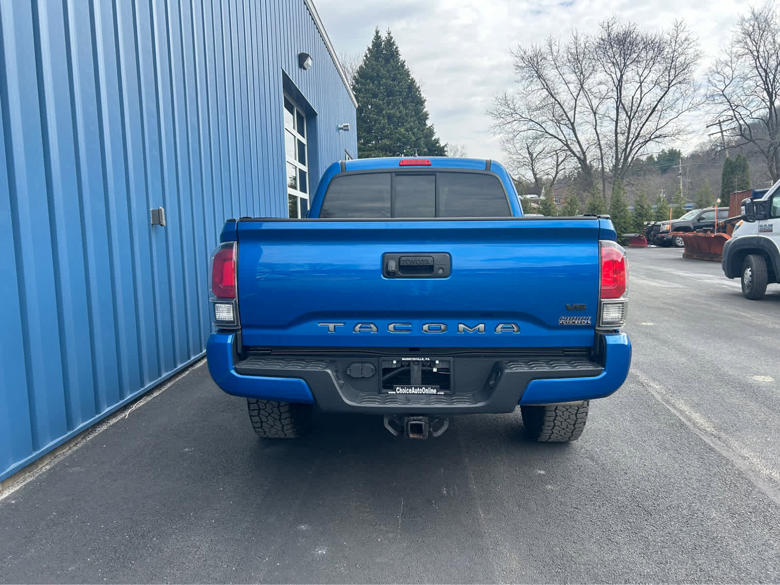 Used 2017 Toyota Tacoma TRD Sport w/ Tow Package (A/T) image 13