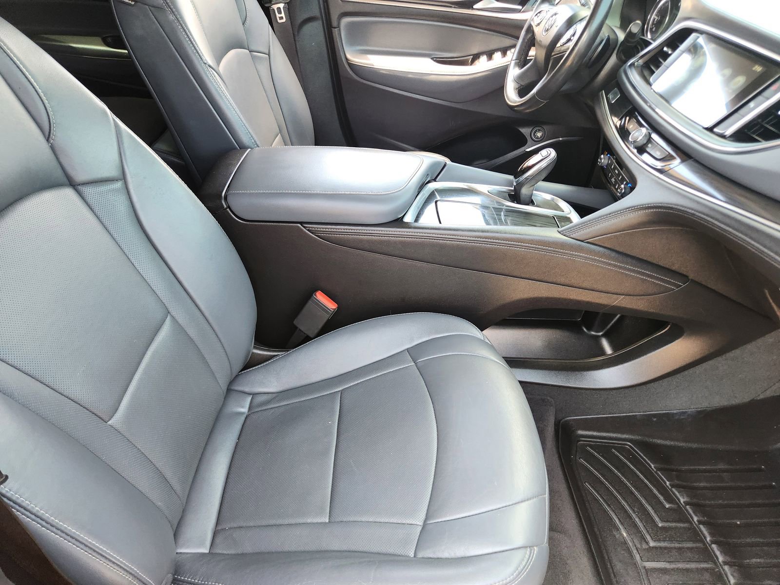 Used 2019 Buick Enclave Essence FWD image 15