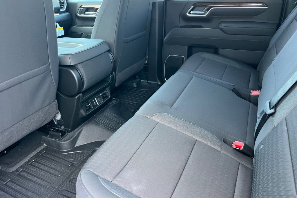 New 2026 GMC Sierra 2500 SLE AWD/4WD image 9