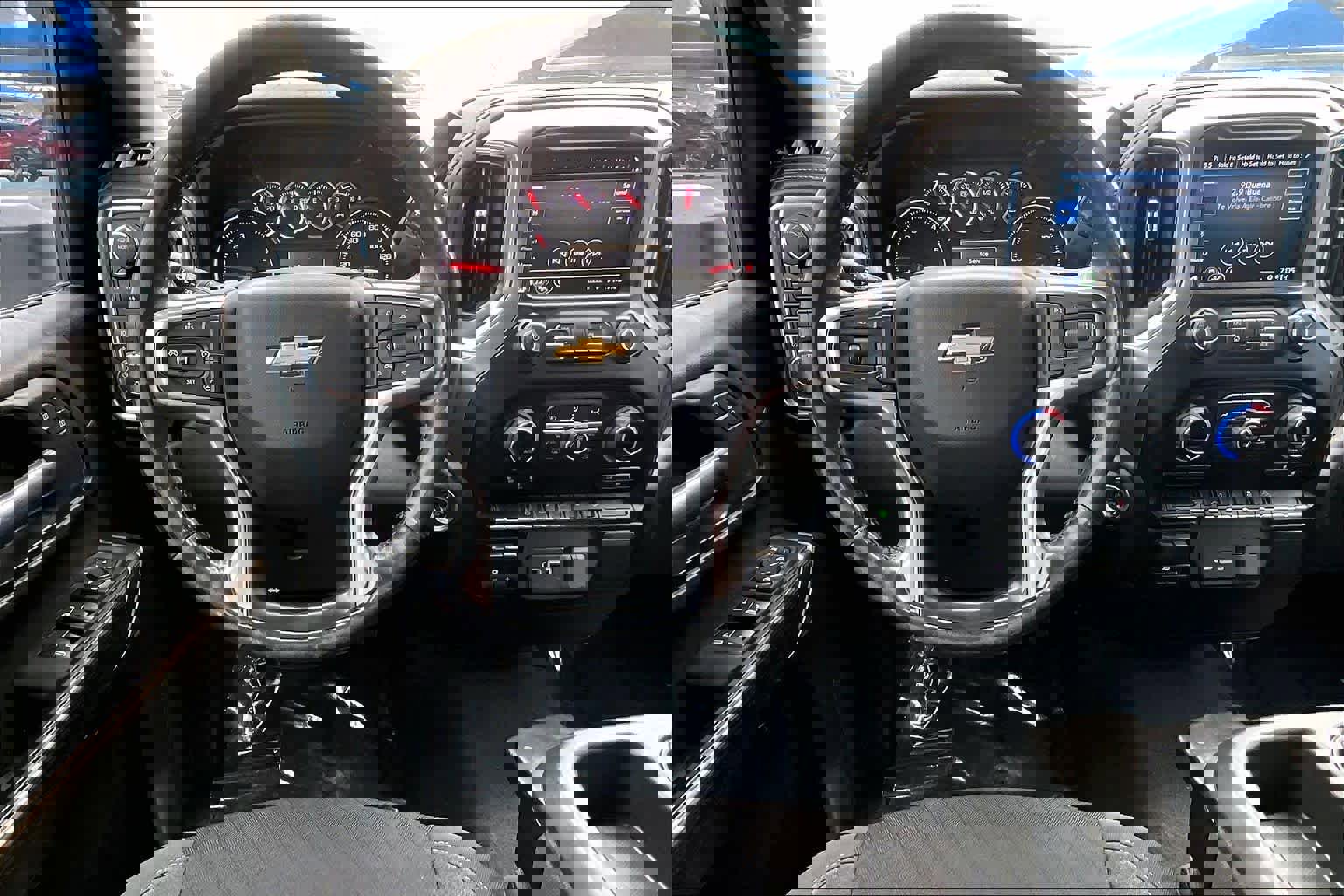 Used 2022 Chevrolet Silverado 2500 LT w/ Convenience Package image 6