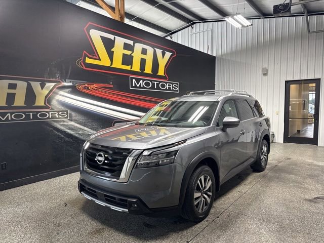 Used 2024 Nissan Pathfinder SL FWD image 1
