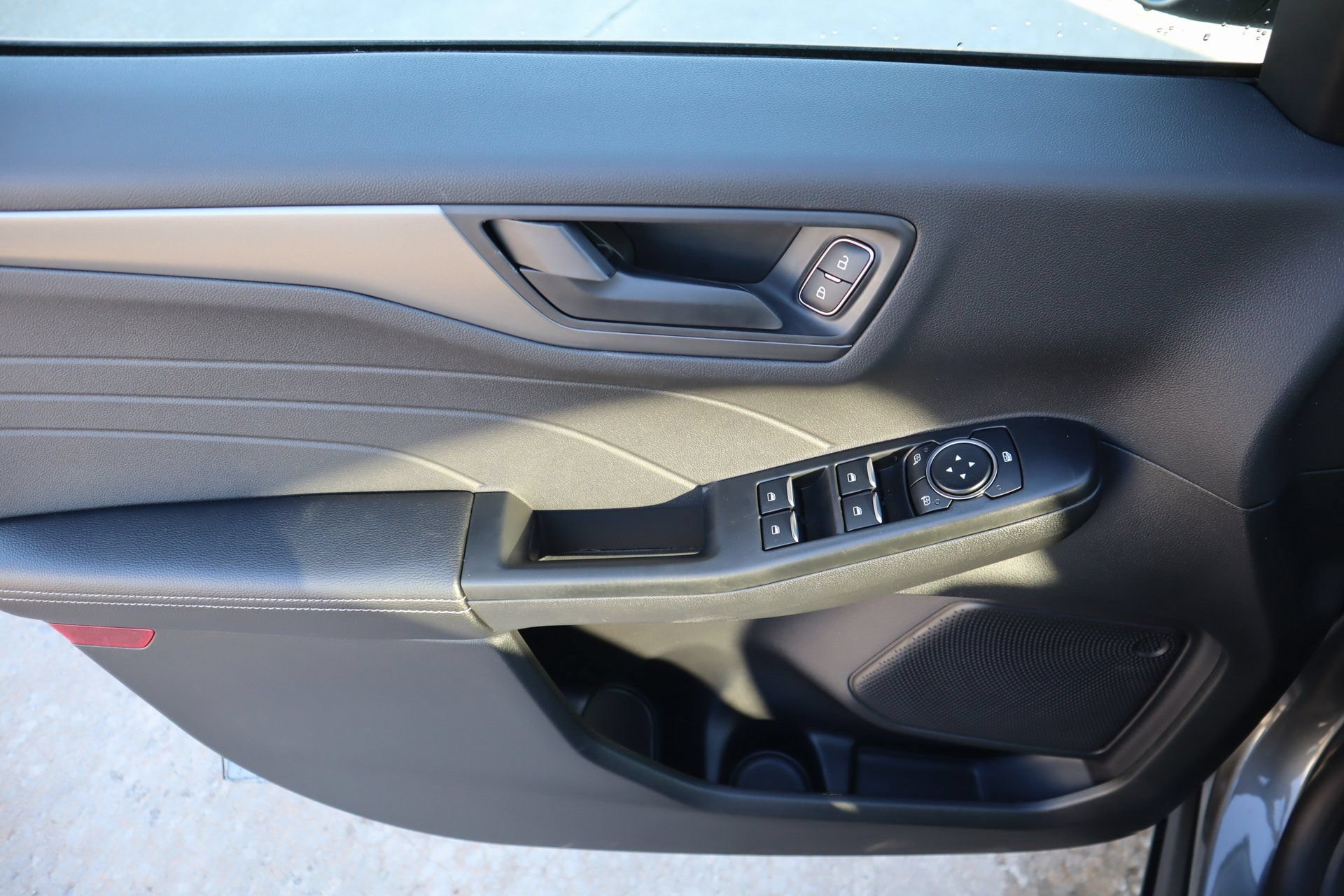 New 2026 Ford Escape Active w/ Cold Weather Package FWD image 15