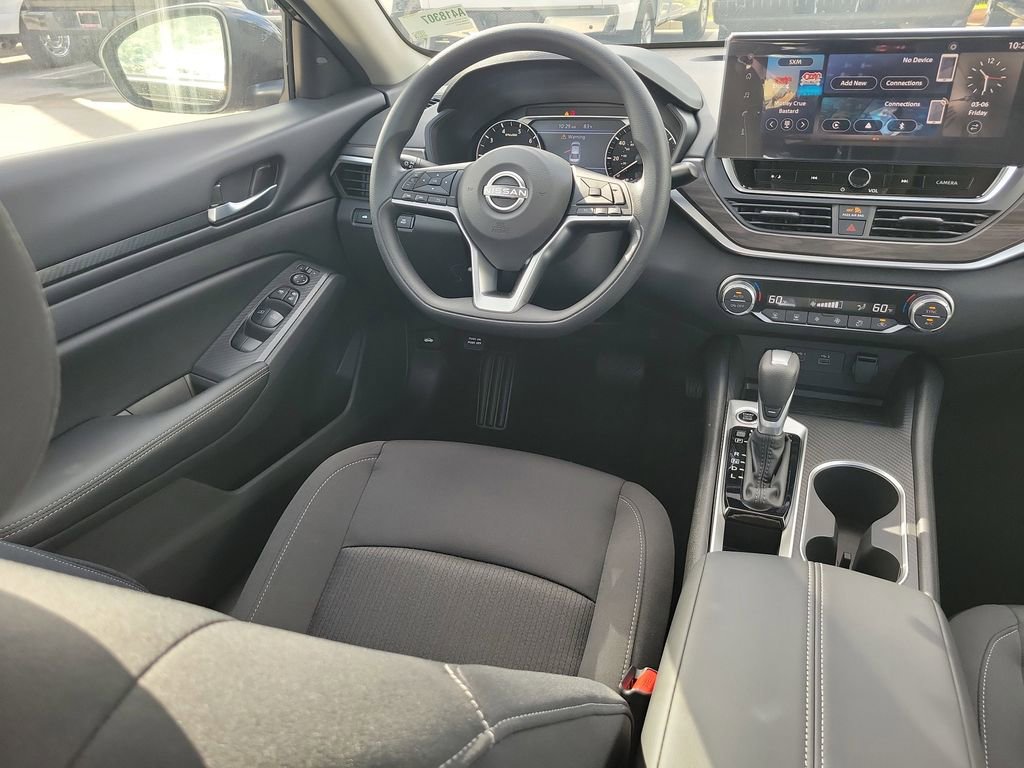 Used 2025 Nissan Altima 2.5 SV w/ SV Special Edition Package image 10