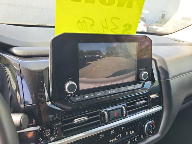 Used 2025 Nissan Pathfinder SV image 20