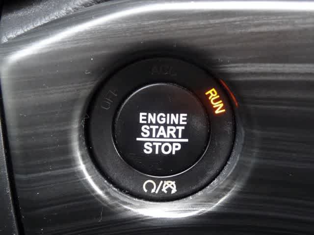 Used 2021 Jeep Grand Cherokee Laredo X AWD/4WD image 23