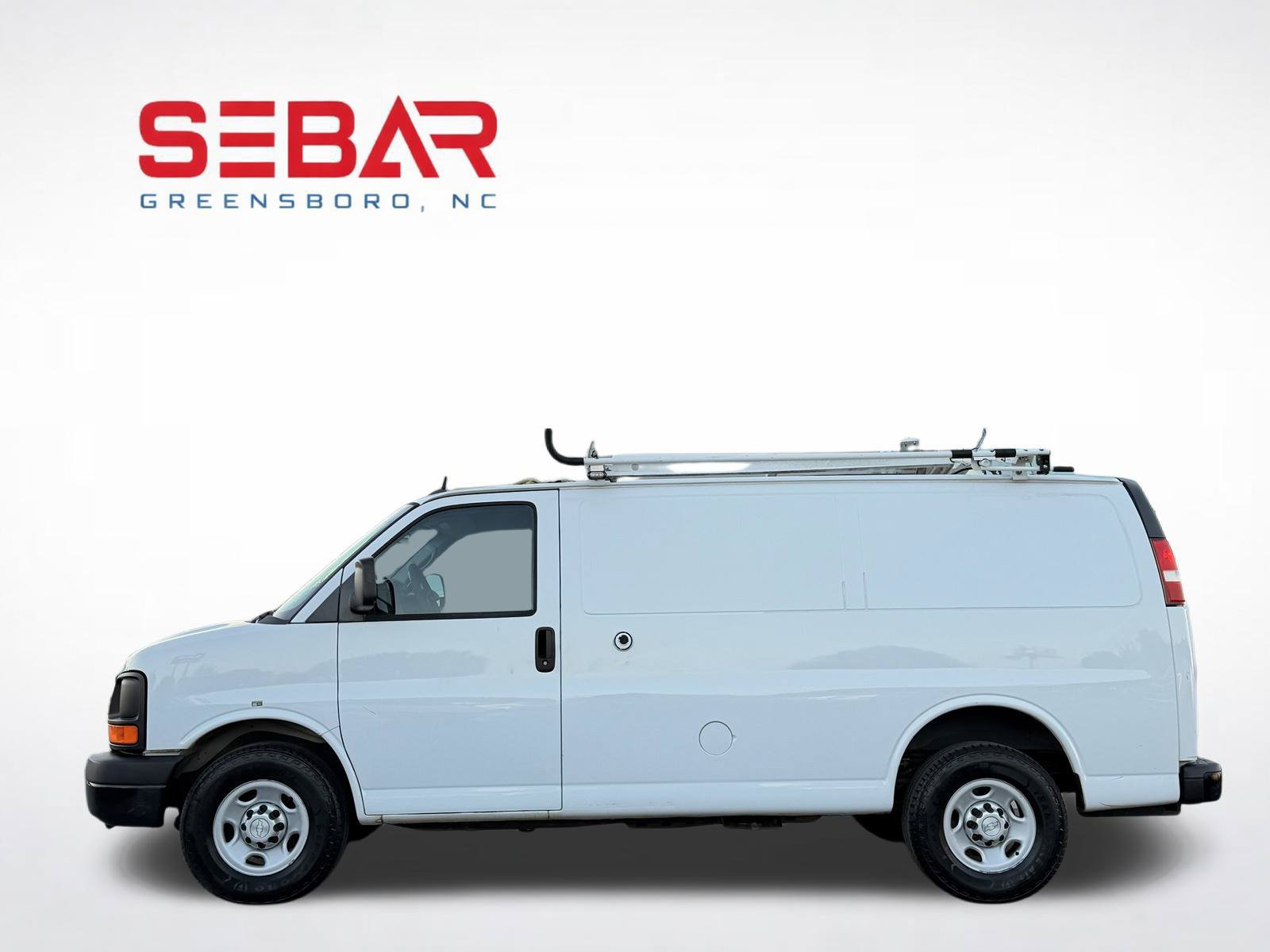 Used 2015 Chevrolet Express 2500 RWD image 14