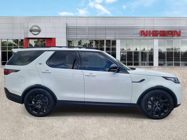 Used 2025 Land Rover Discovery S AWD/4WD image 3