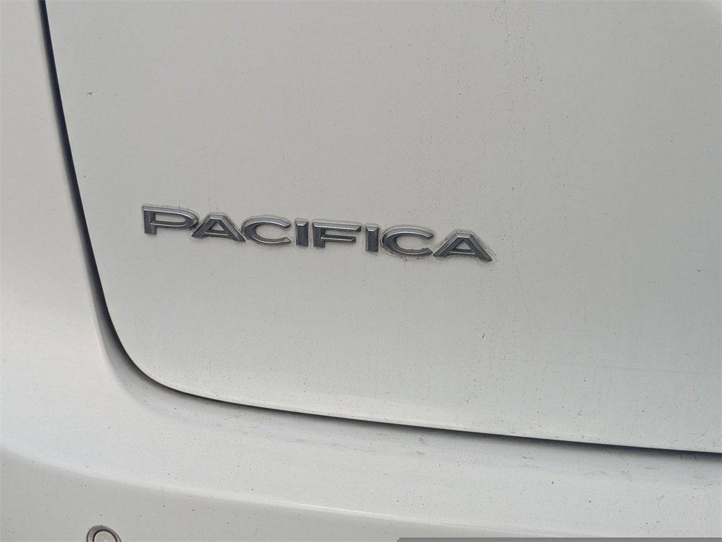 Used 2017 Chrysler Pacifica Touring-L Plus image 19