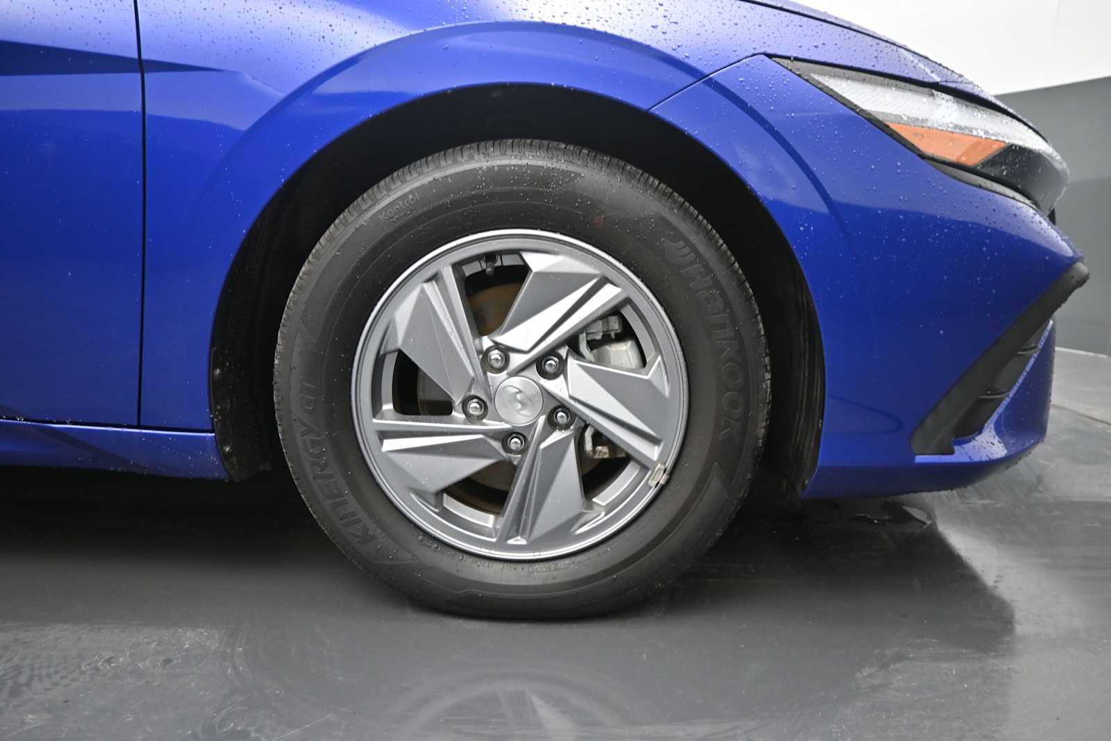 Used 2024 Hyundai Elantra SE FWD image 10
