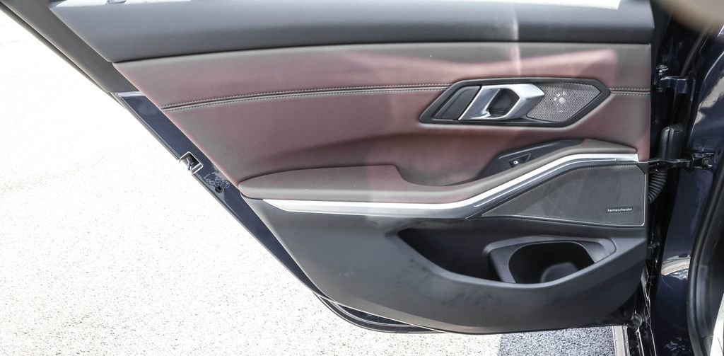 Used 2024 BMW 330e xDrive image 30