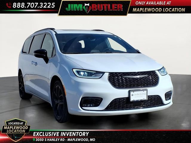 Used 2025 Chrysler Pacifica Limited FWD image 5