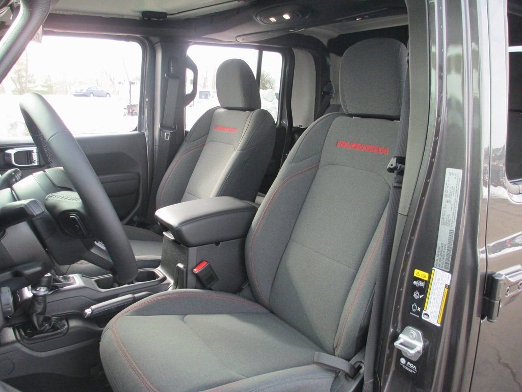 Used 2025 Jeep Gladiator Rubicon w/ Safety Group image 17