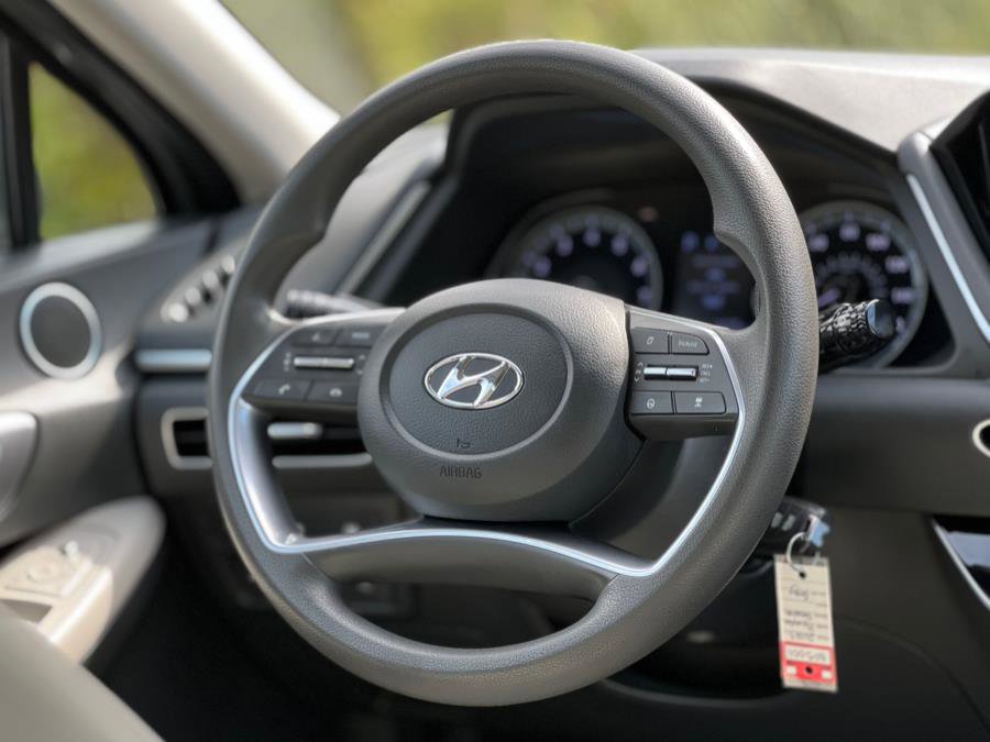 Used 2023 Hyundai Sonata SE w/ Preferred Accessory Package image 16