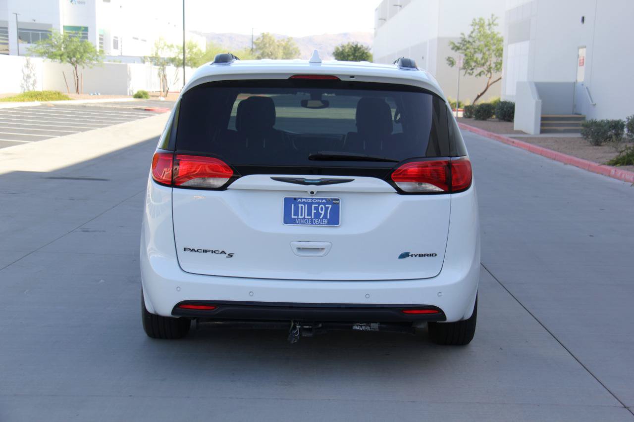 Used 2020 Chrysler Pacifica Touring-L w/ S Appearance Package FWD image 6