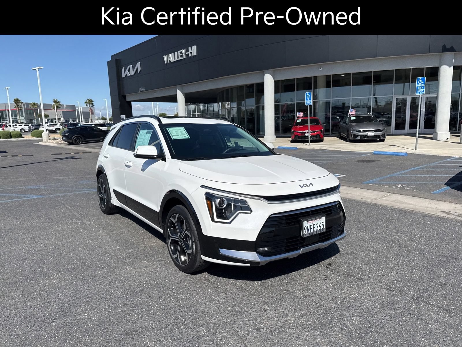 Certified 2025 Kia Niro EX Touring FWD image 4