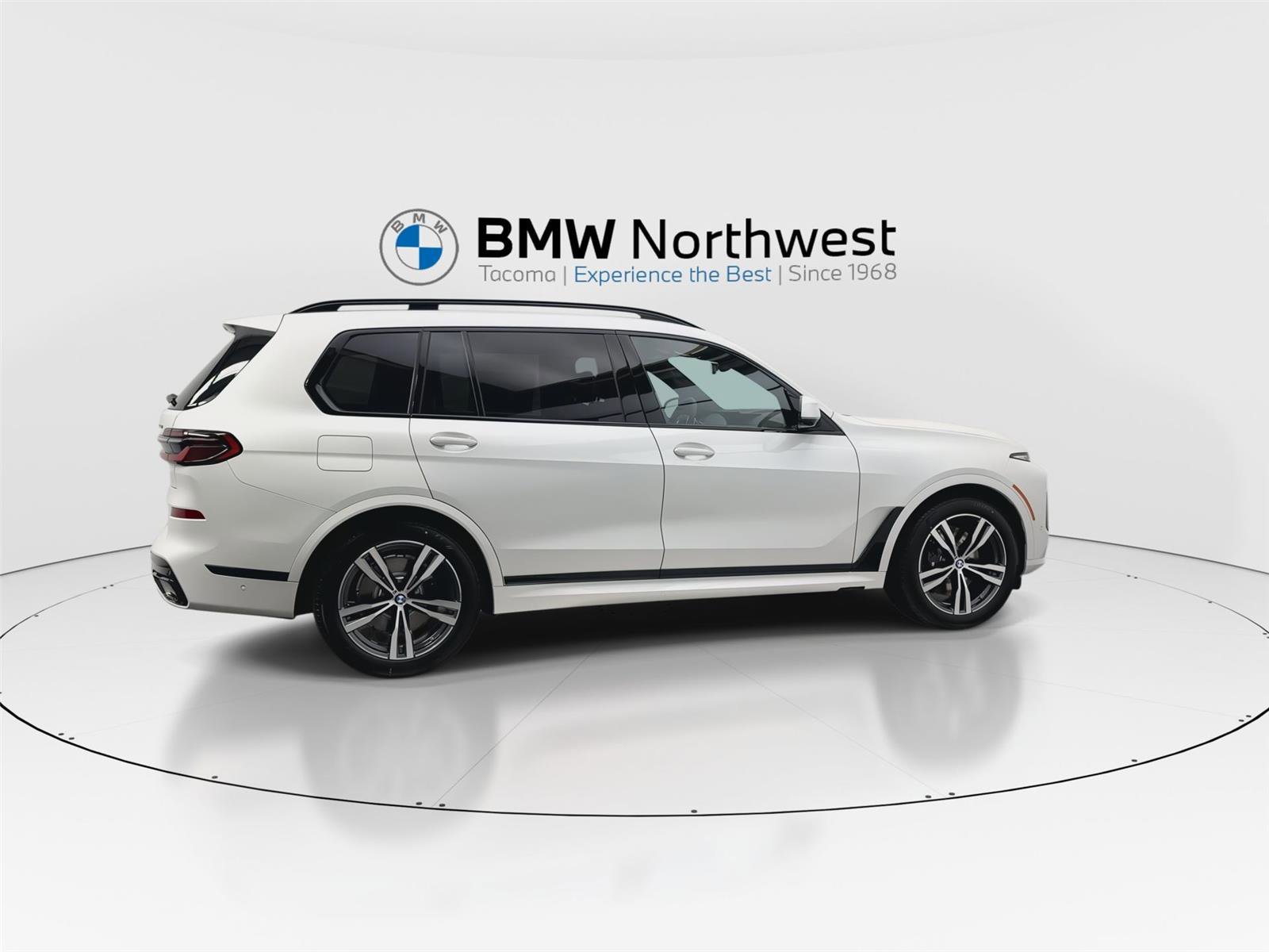 New 2026 BMW X7 xDrive40i w/ M Sport Package image 4
