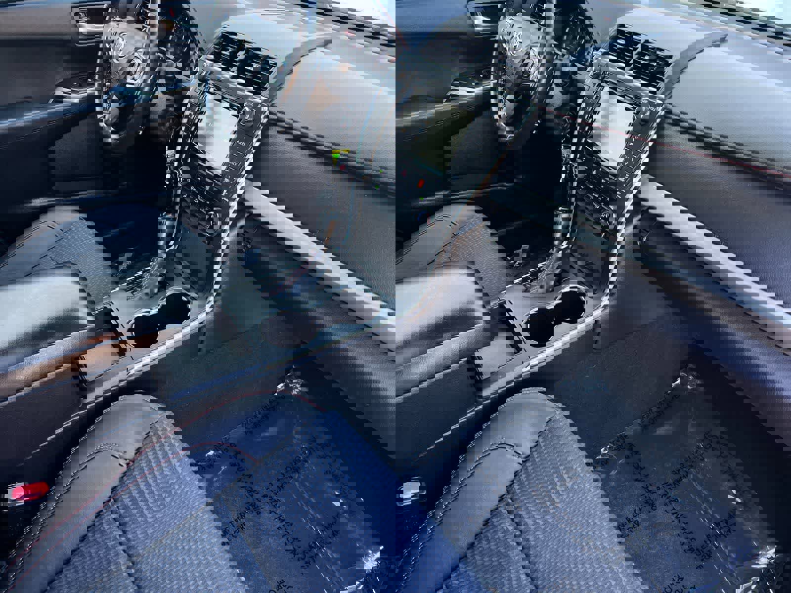 Used 2015 Toyota Camry SE w/ Moonroof Package image 16