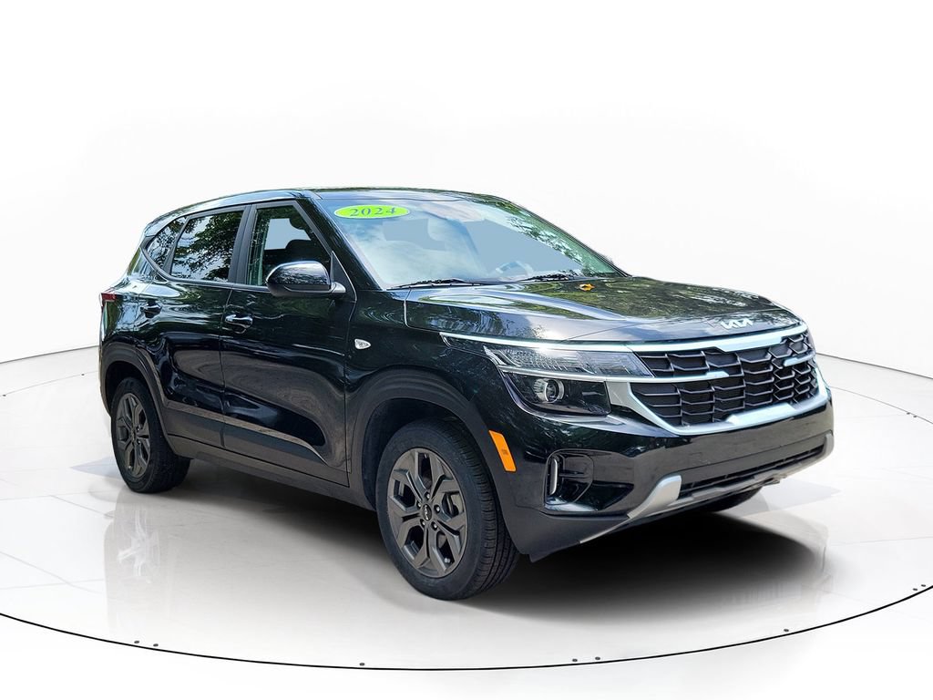 Certified 2024 Kia Seltos LX AWD/4WD image 3