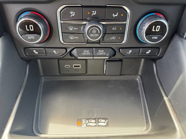 Certified 2024 Chevrolet Suburban RST w/ Luxury Package RWD image 19