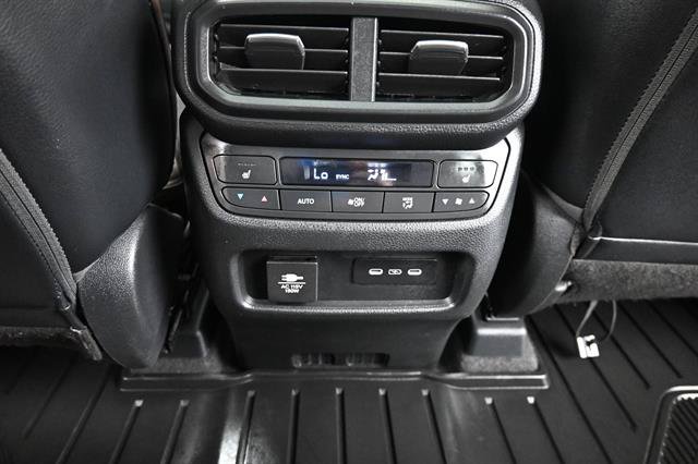 Used 2024 Honda Pilot Elite image 15