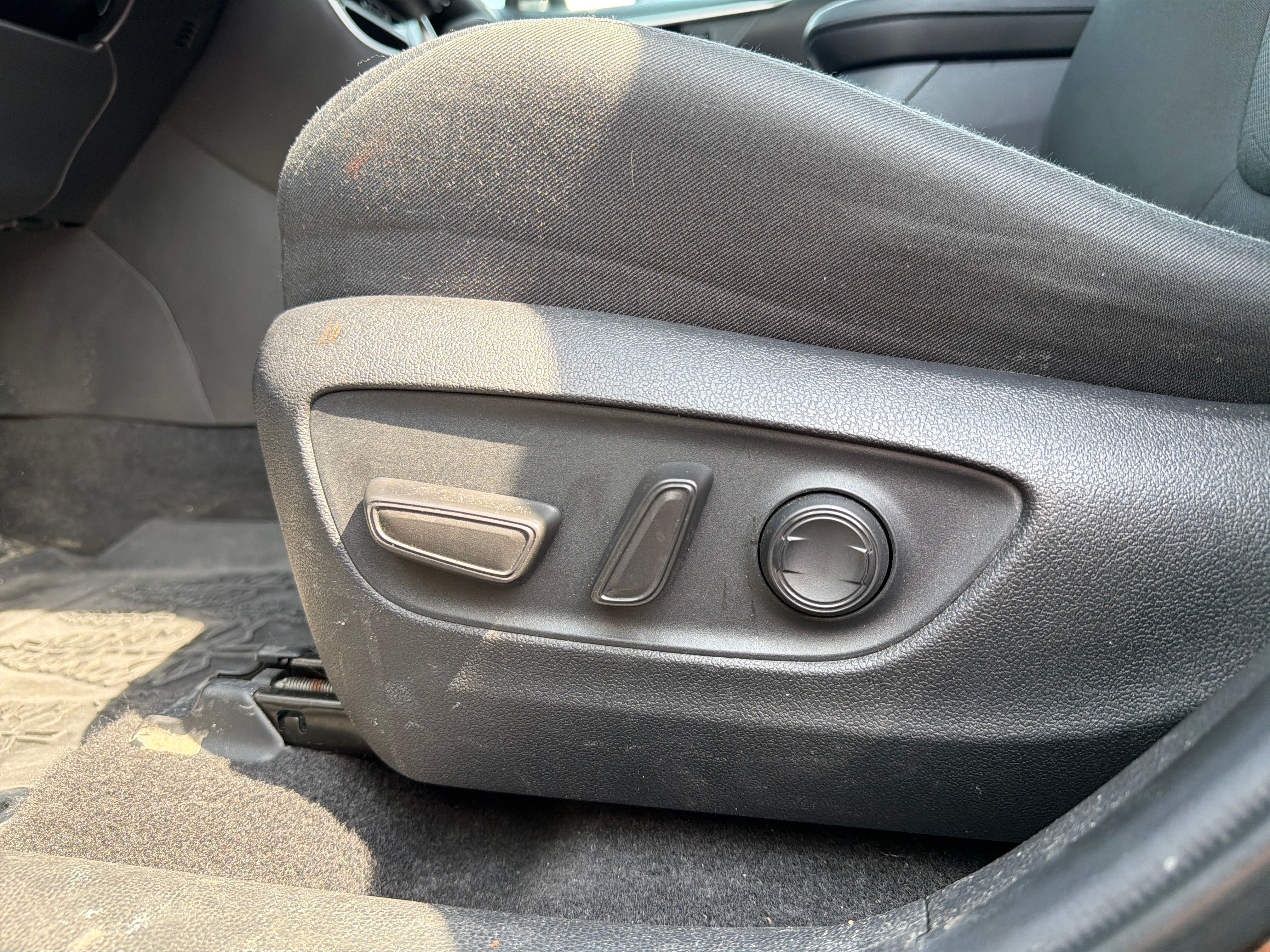 Used 2023 Toyota RAV4 AWD Hybrid image 12