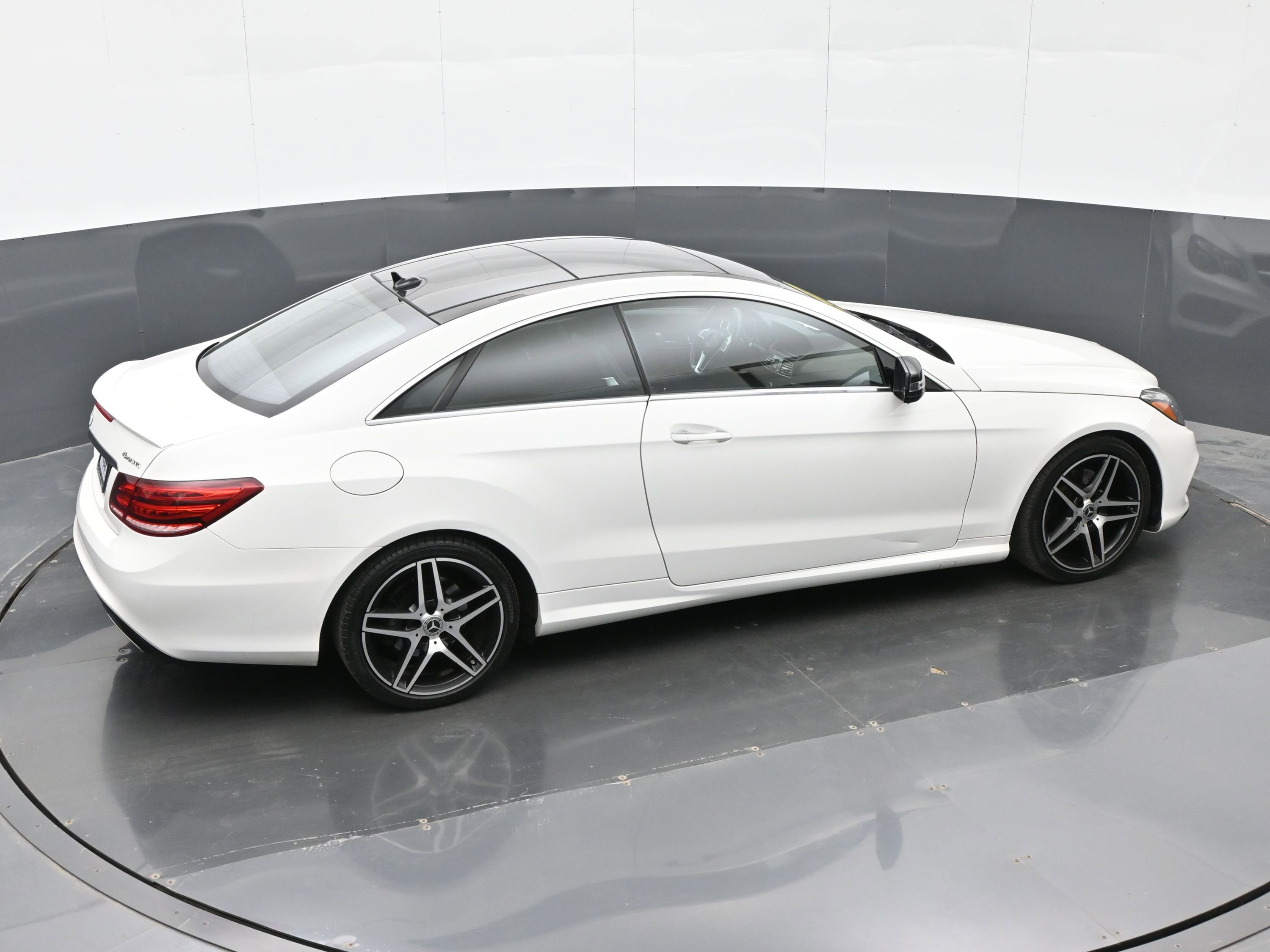 Used 2016 Mercedes-Benz E 400 4MATIC Coupe image 26
