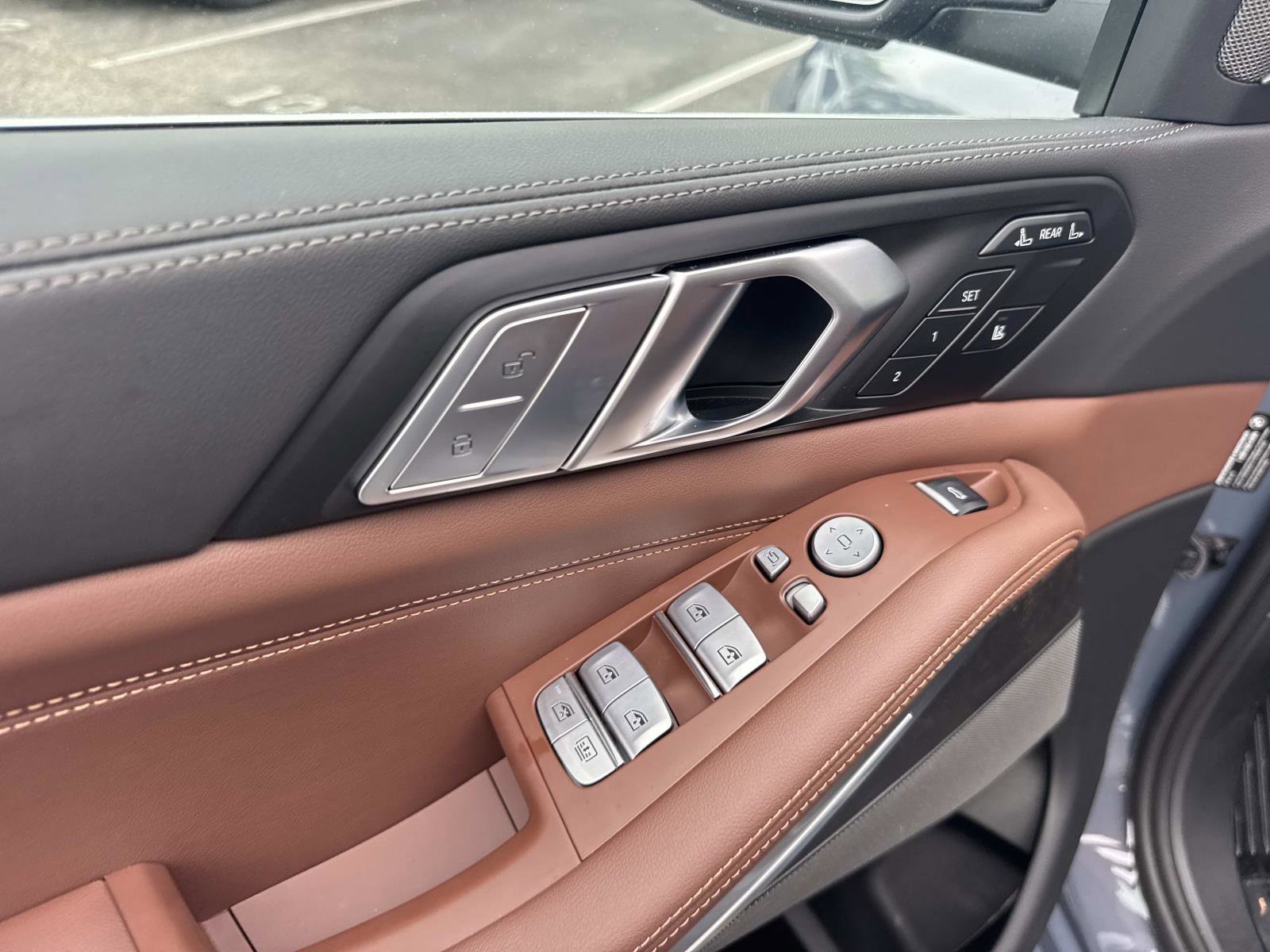 Used 2026 BMW X7 xDrive40i w/ Premium Package image 19