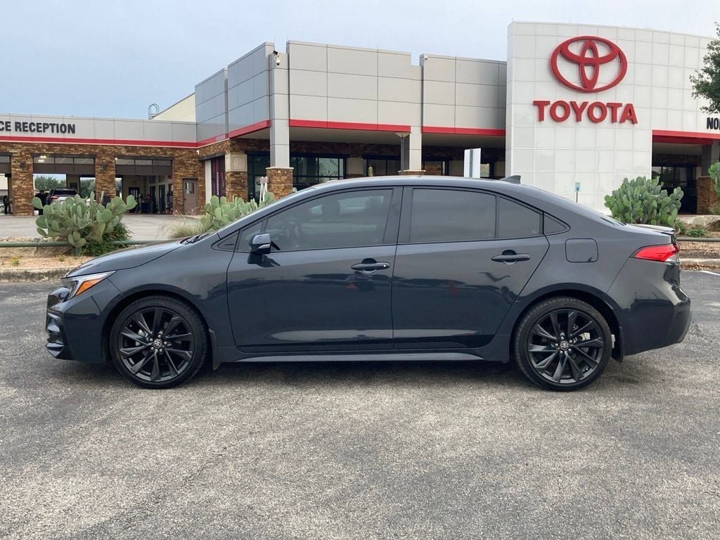 Certified 2025 Toyota Corolla SE FWD image 8