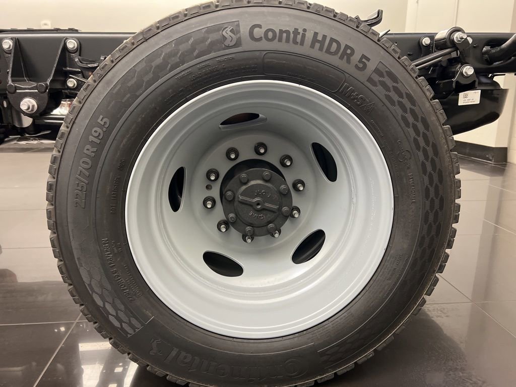 New 2026 Ford F550 4x4 Regular Cab Super Duty image 7