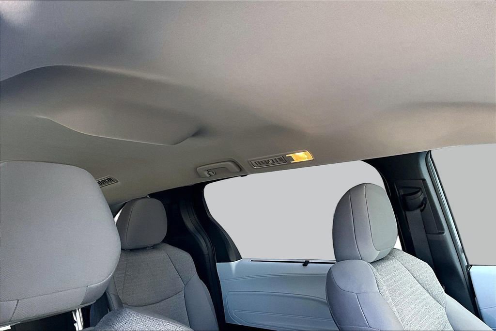 Certified 2026 Toyota Sienna LE image 28