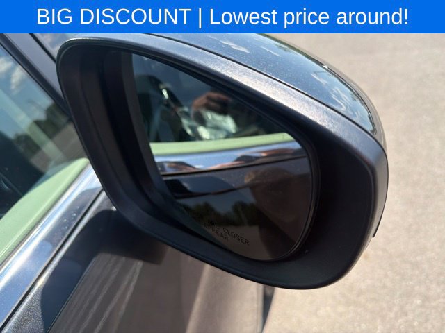 Used 2022 Chrysler Voyager LX FWD image 8