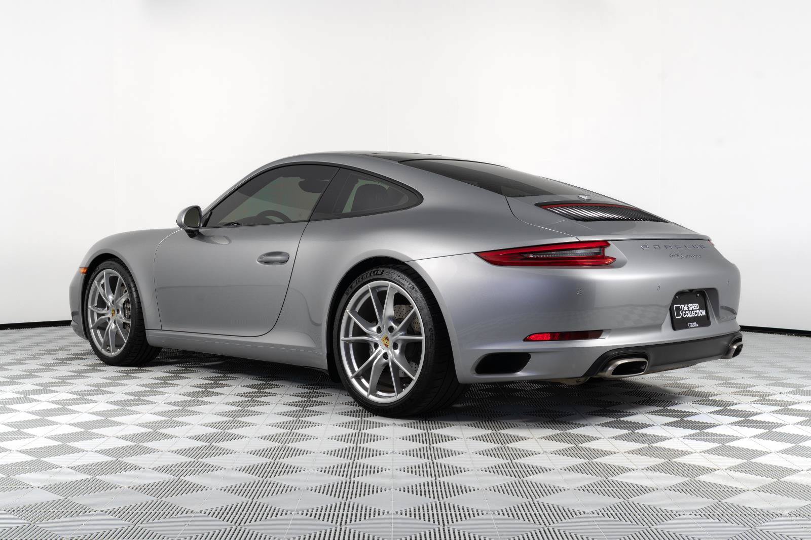 Used 2017 Porsche 911 Carrera RWD image 2