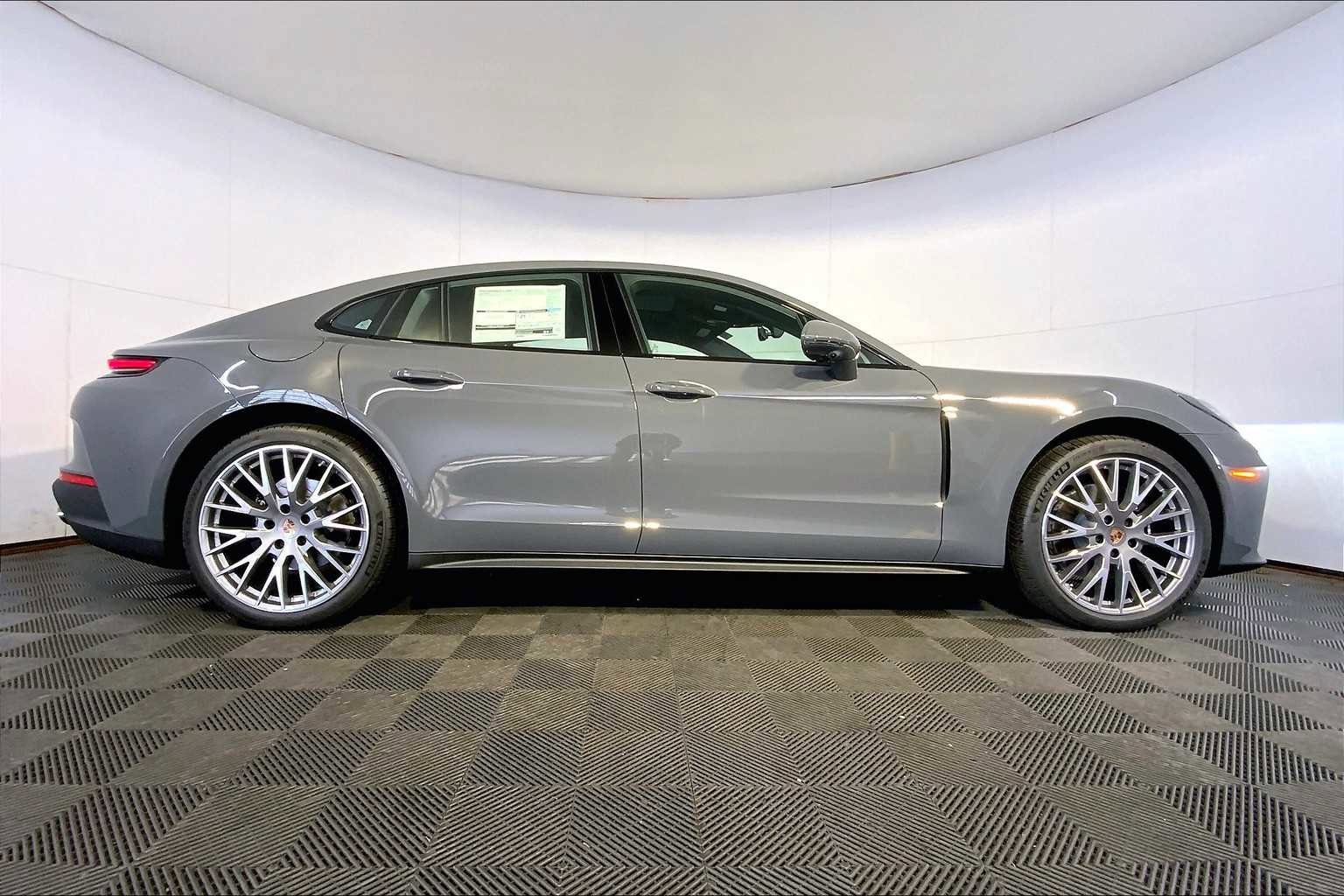 New 2026 Porsche Panamera 4 image 8