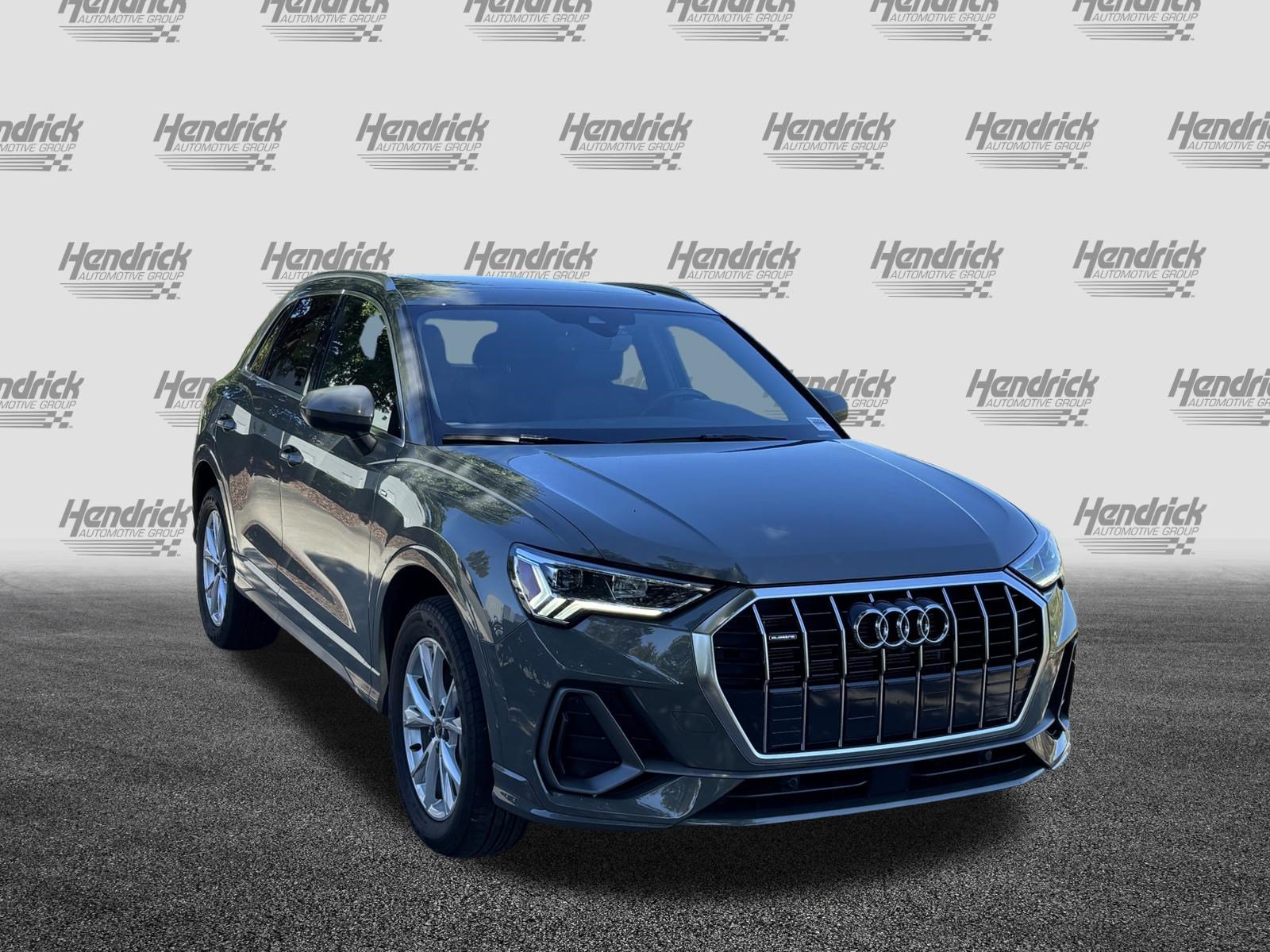 Used 2024 Audi Q3 2.0T Premium Plus AWD/4WD image 2
