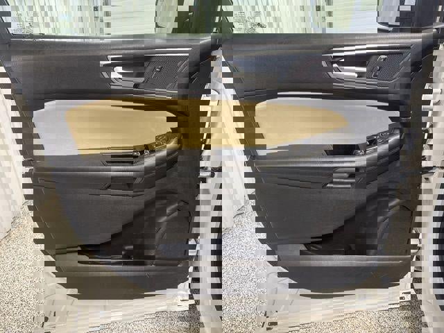 Used 2015 Ford Edge SEL w/ Equipment Group 201A AWD/4WD image 8