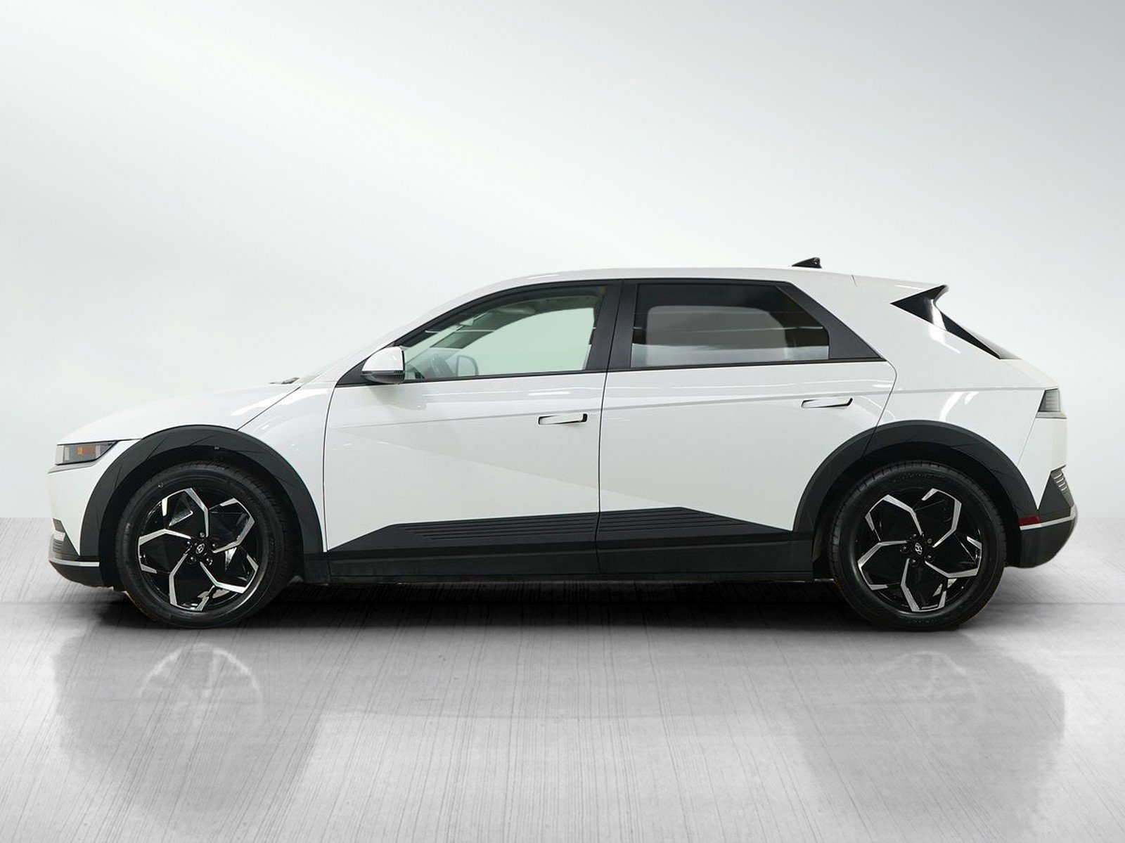 Used 2023 Hyundai Ioniq 5 SEL w/ Cargo Package image 2