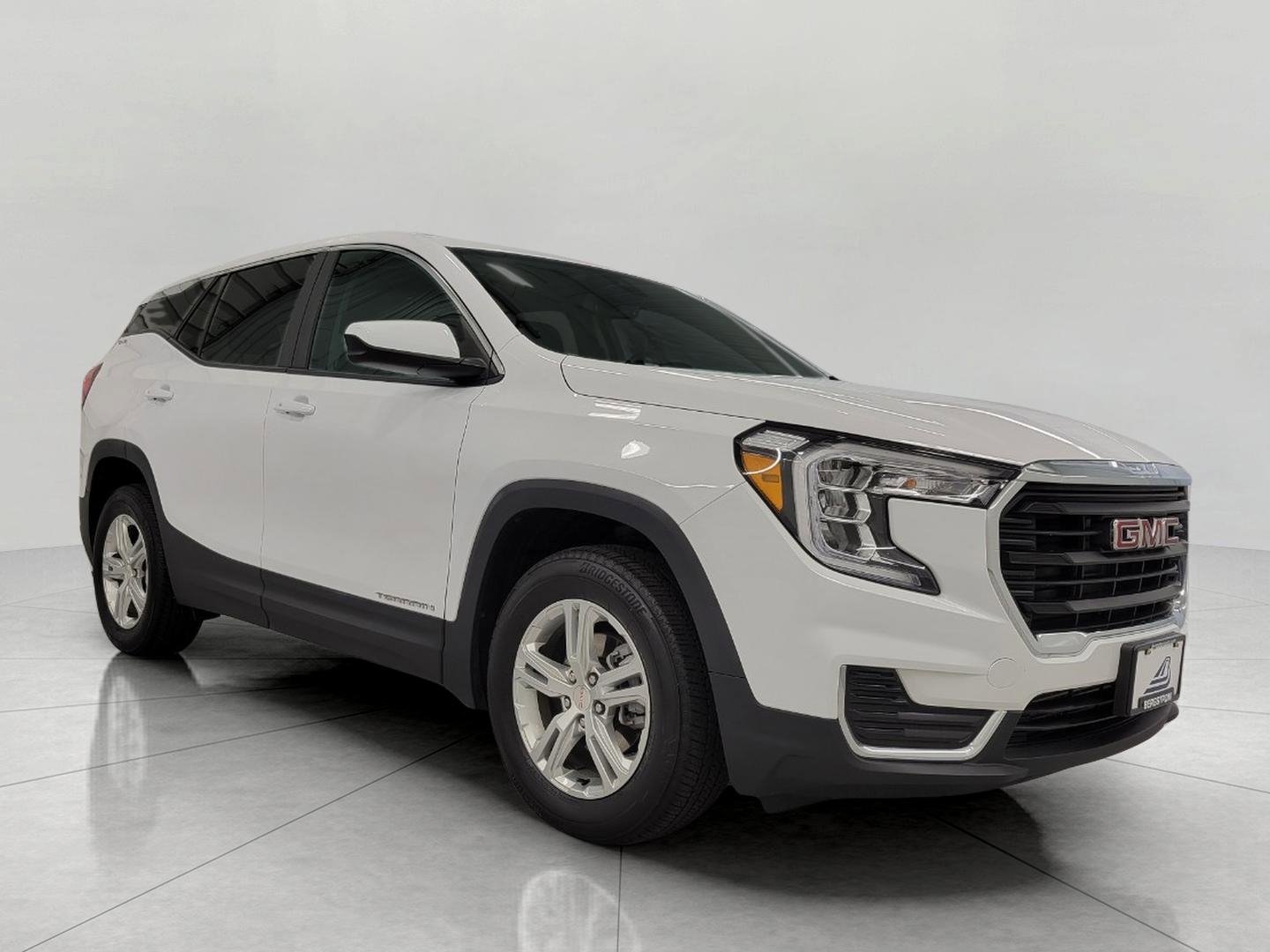 Used 2024 GMC Terrain SLE