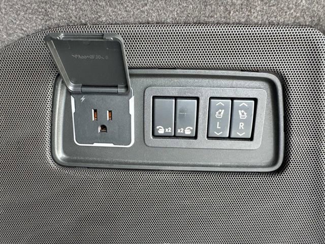Used 2024 Cadillac Escalade Sport RWD image 13