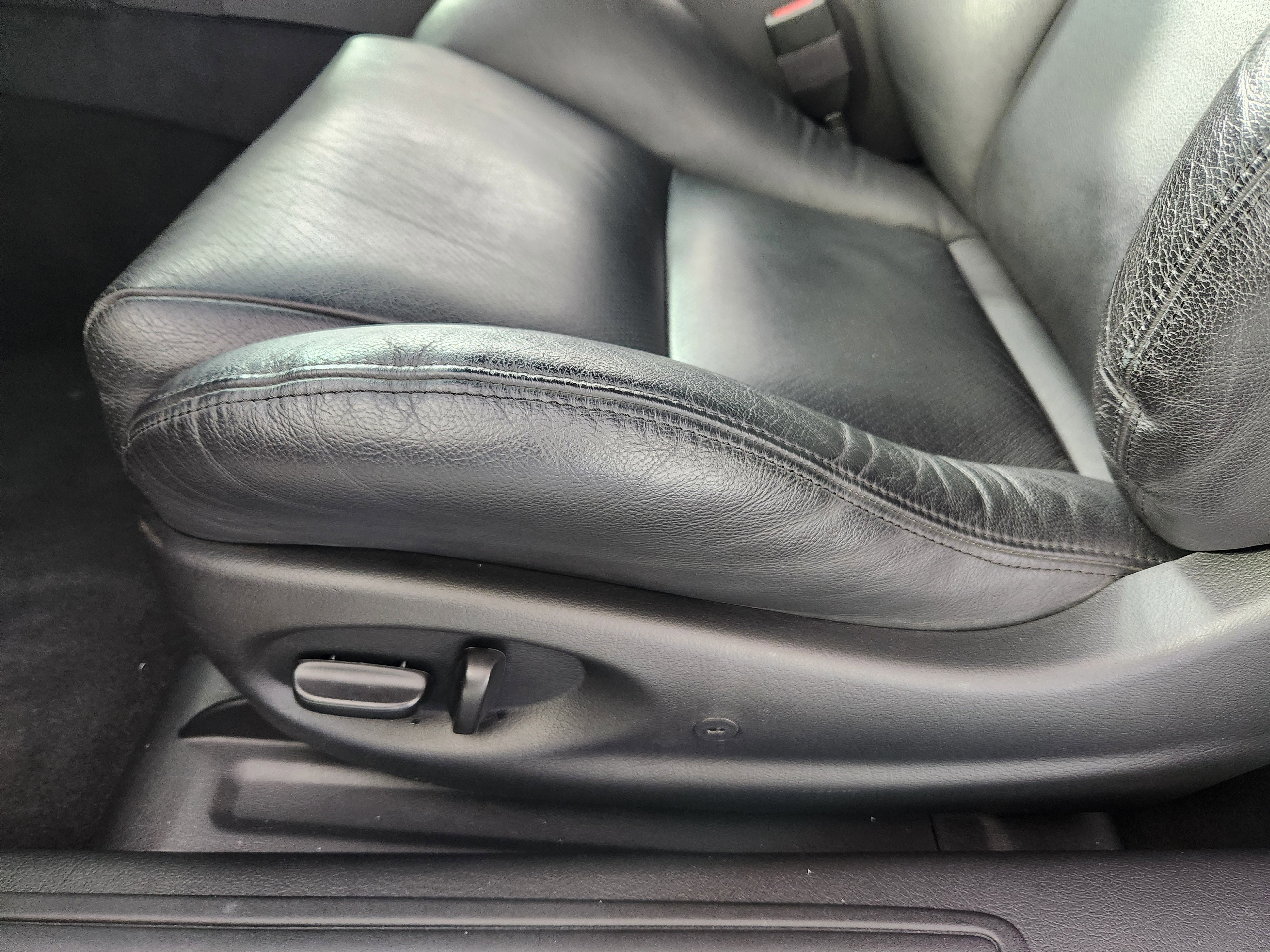 Used 2004 Pontiac GTO w/ Limited Edition Pulse Red RWD image 13