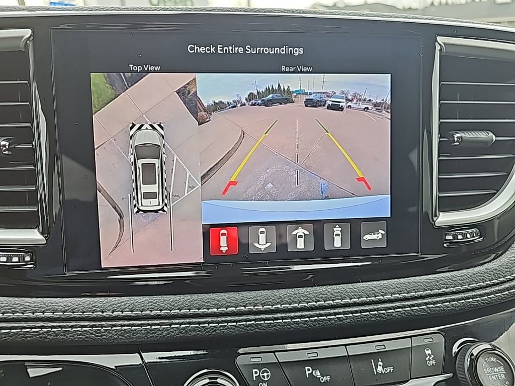 Certified 2024 Chrysler Pacifica Select w/ Uconnect Theater Family Group image 33