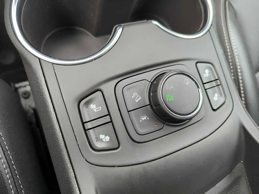 Used 2024 GMC Terrain SLT image 14