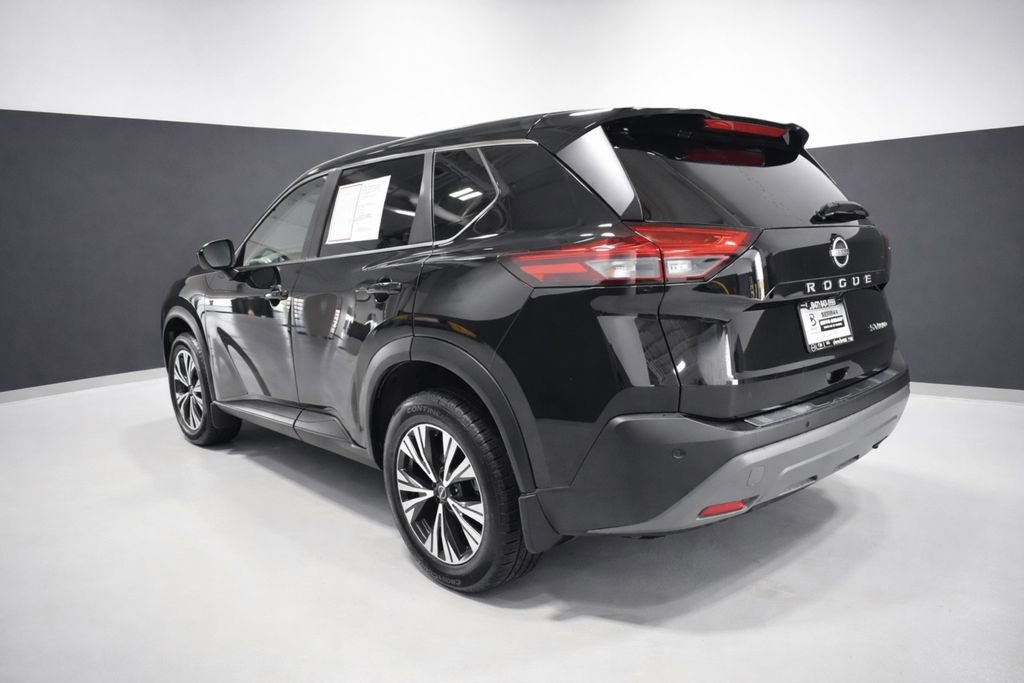Certified 2023 Nissan Rogue SV image 3