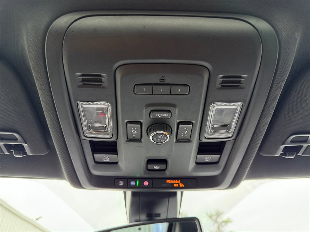 Used 2022 Chevrolet Tahoe LT w/ Luxury Package image 19