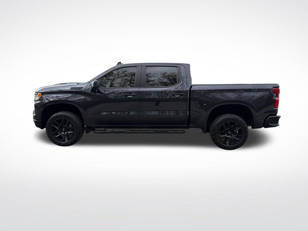 Used 2024 Chevrolet Silverado 1500 LT Trail Boss w/ LT Trail Boss Premium Package AWD/4WD image 2