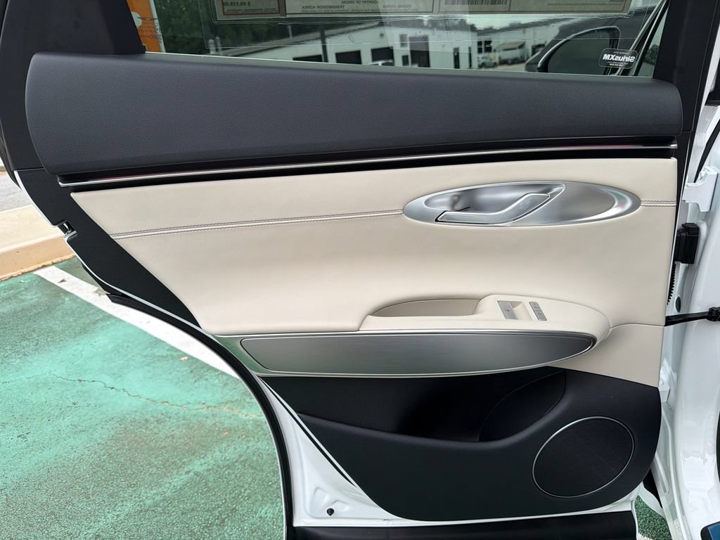 New 2027 Genesis GV70 2.5T Select AWD/4WD image 22