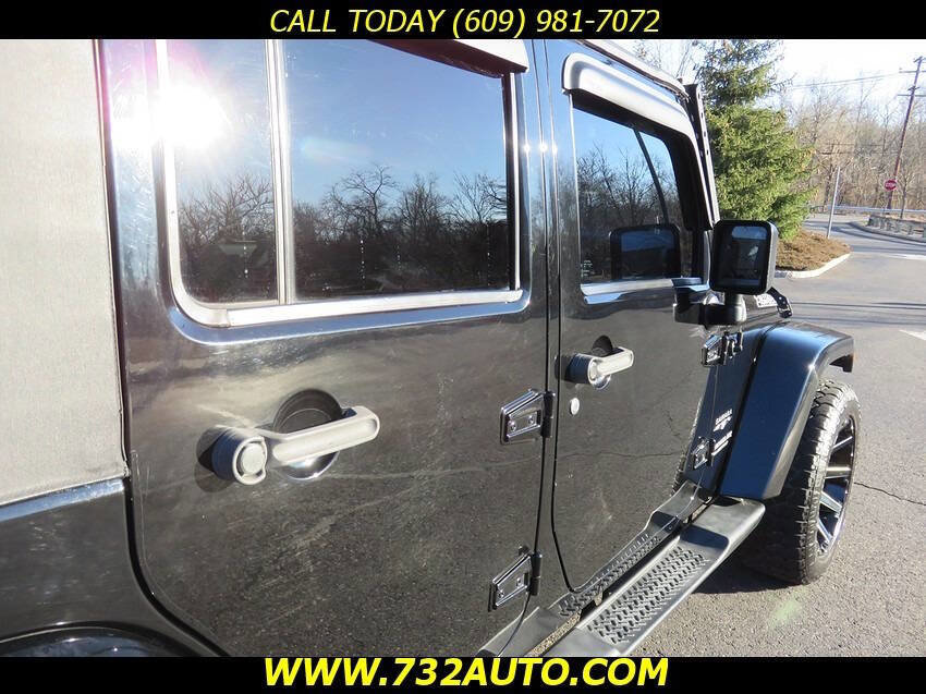 Used 2014 Jeep Wrangler Unlimited Sahara image 21