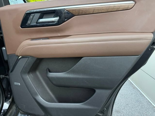 Used 2025 Chevrolet Tahoe High Country AWD/4WD image 34