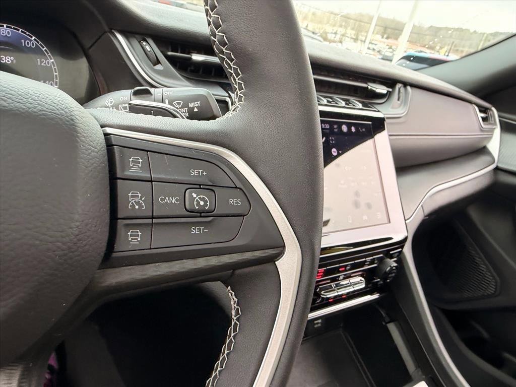 Used 2024 Jeep Grand Cherokee Altitude image 17