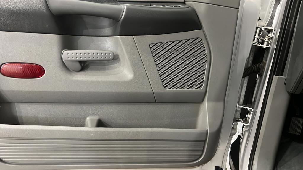 Used 2007 Dodge Ram 1500 Truck ST w/ SXT Group image 21