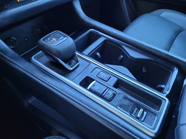 Used 2025 Nissan Pathfinder SL FWD image 12